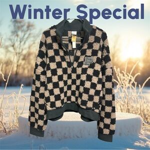 PINK by Victoria’s Secret checkered Sherpa 1/4 zip up R$59.95